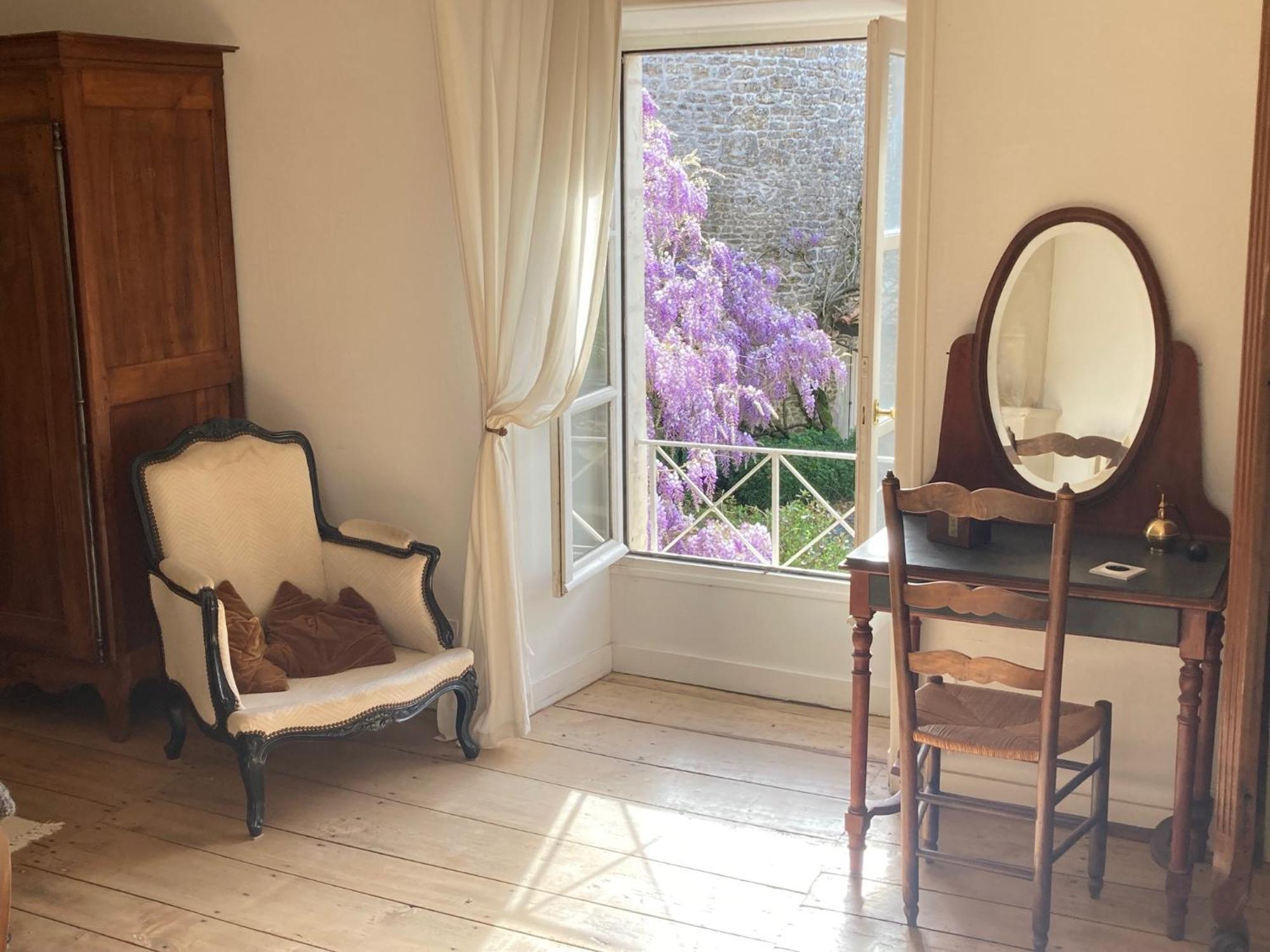 Mazette! Le Chateau Niort Exterior photo